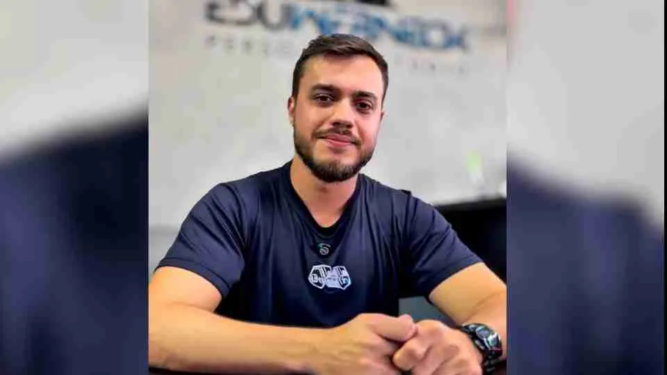 Eduardo Werneck Stevens, personal trainer de 31 anos, morreu após ficar gravemente ferido na explosão em um apartamento em Foz do Iguaçu. Foto: Divulgação